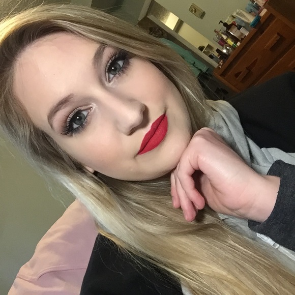 Meet your Posher, Angela - Picture 1 of 1